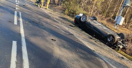 Pijany kierowca dachował w Środoniu. Ponad 2,5 promila alkoholu