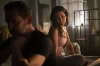 "Nie chcę uprawiać seksu z żoną". Seksuolog mówi o powodach