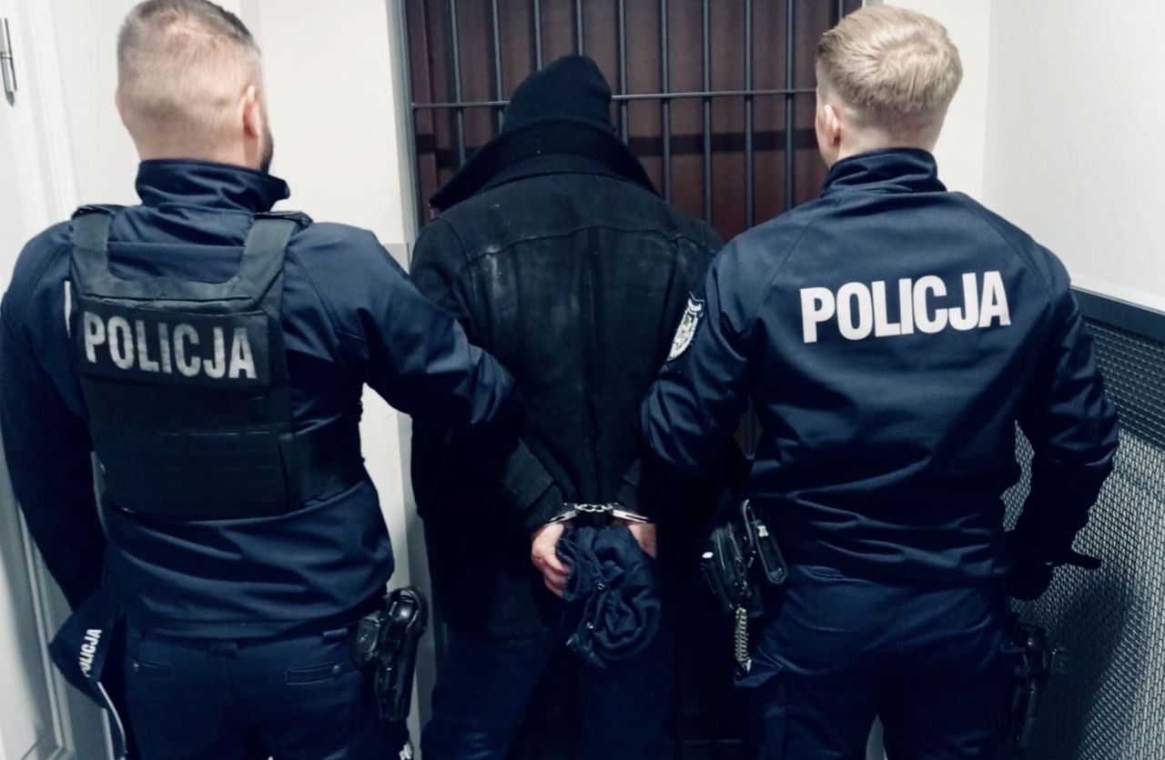 Komorniki: Spowodował kolizję i uciekł. Był poszukiwany listem gończym