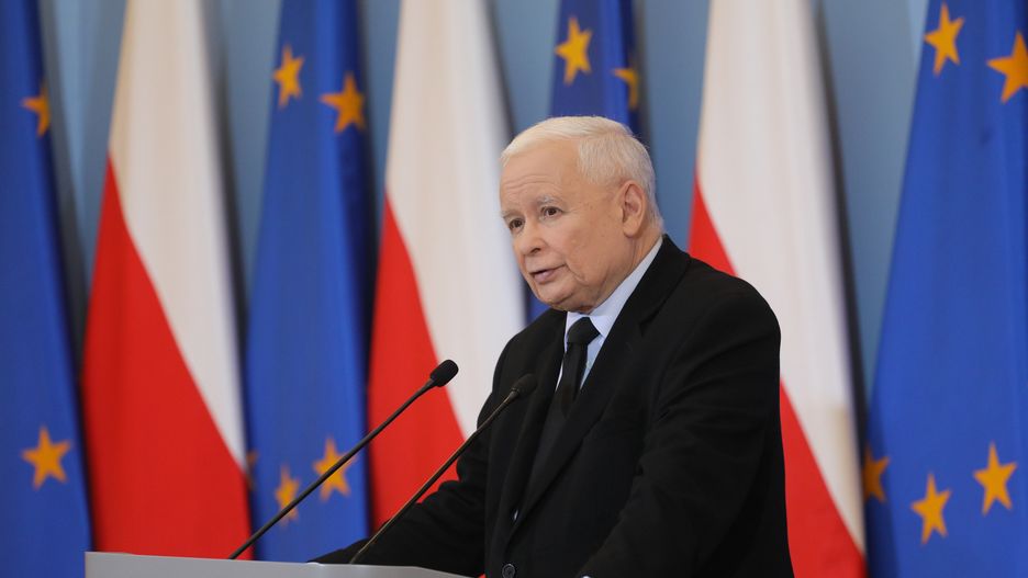 Warszawa, 28.06.2023. Wicepremier Jarosław Kaczyński podczas konferencji prasowej po zakończonym posiedzeniu Komitetu Rady Ministrów do spraw Bezpieczeństwa Narodowego i Spraw Obronnych, 28 bm. w siedzibie Kancelarii Prezesa Rady Ministrów w Warszawie. (amb) PAP/Paweł Supernak