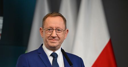 "Polska ziemia jest świętością". Robert Telus mówi o zmianach w prawie
