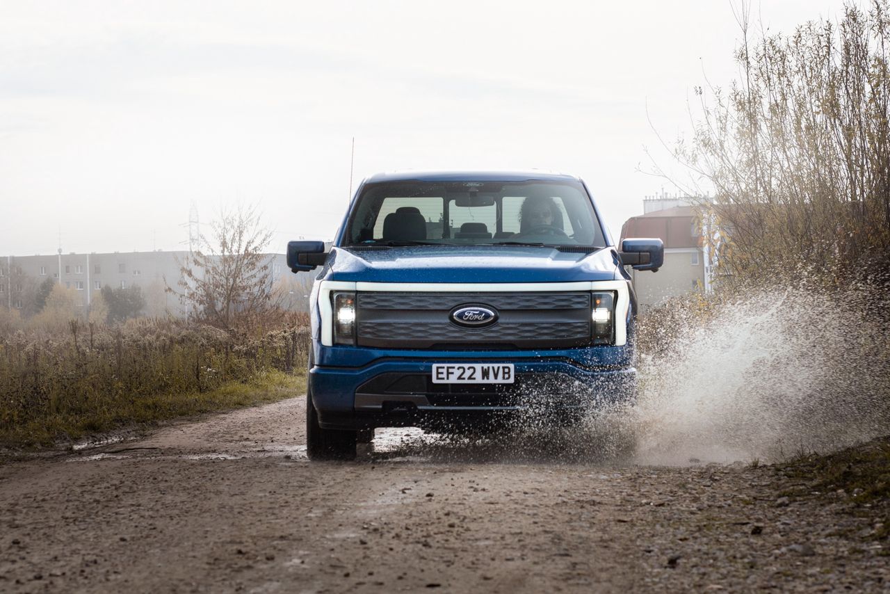 Ford F-150 Lightning znajduje się w ścisłym gronie aut, które uciekły spod amerykańskiego topora