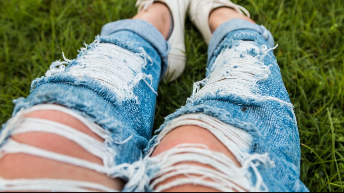 Nosisz takie jeansy? Uważaj na słońce (WIDEO)