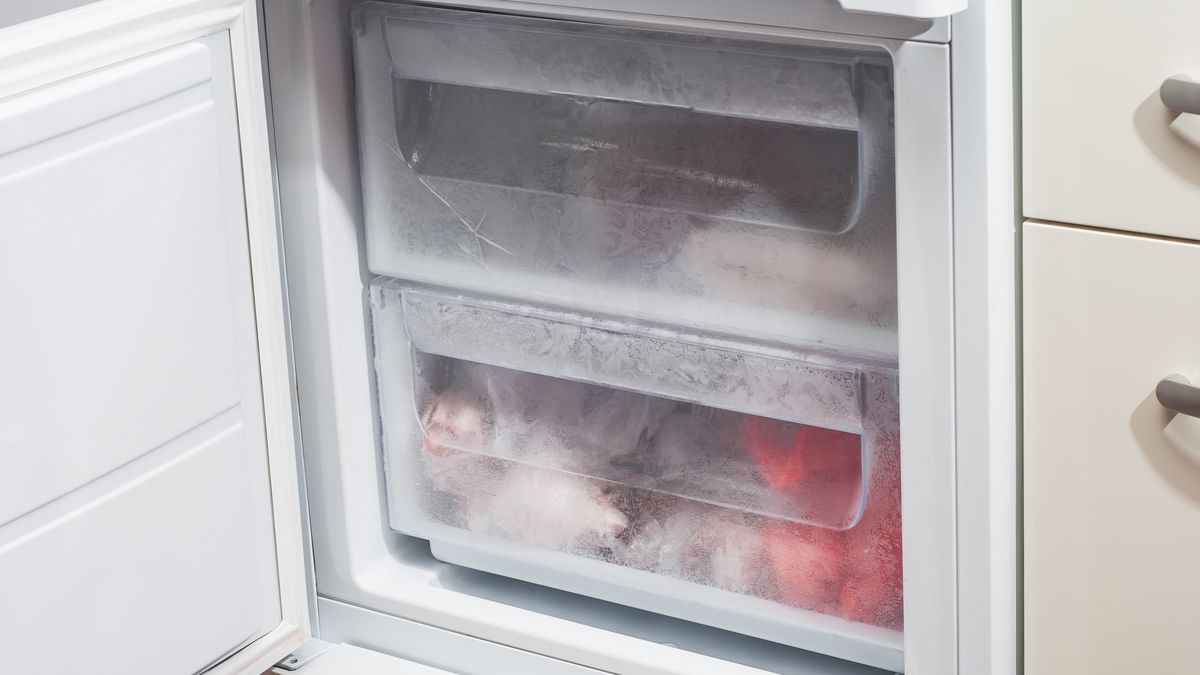 Włóż monetę do zamrażarki, genialny trik