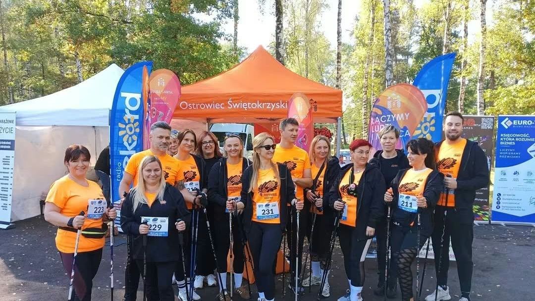 Sport łączy lokalną społeczność – Partnerzy OstrejKarty na 9. Ostrowieckim Półmaratonie Leśnym