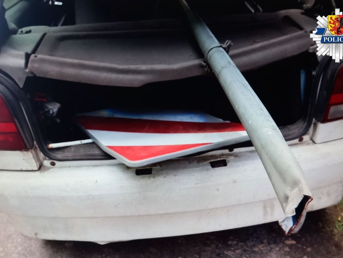 Radomsko. Pijany kierowca polo jechał na czołówkę z radiowozem
