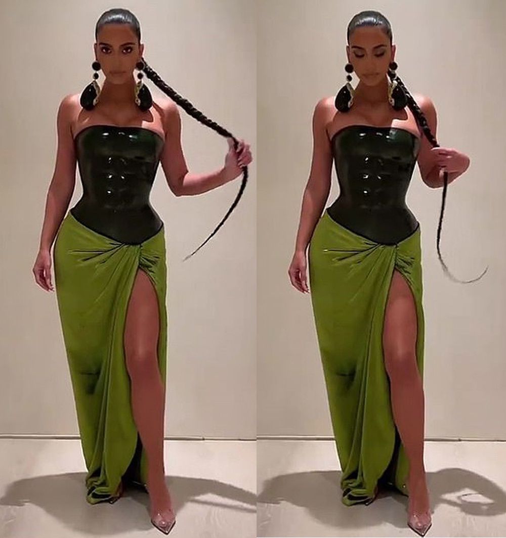 Kim Kardashian w świątecznej stylizacji