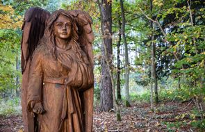 Zabytkowy cmentarz ewangelicki w Pleceminie