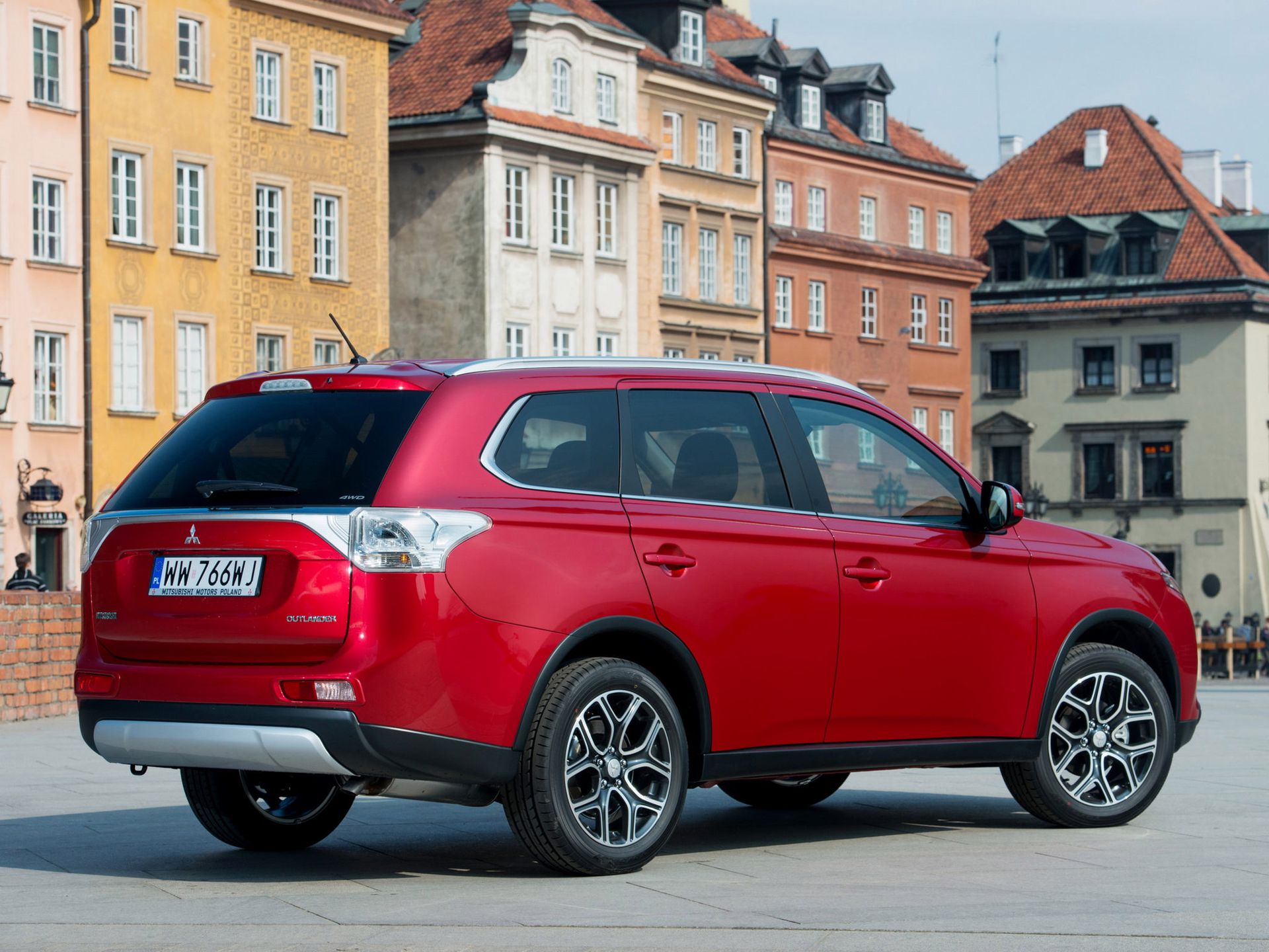 Mitsubishi Outlander 2