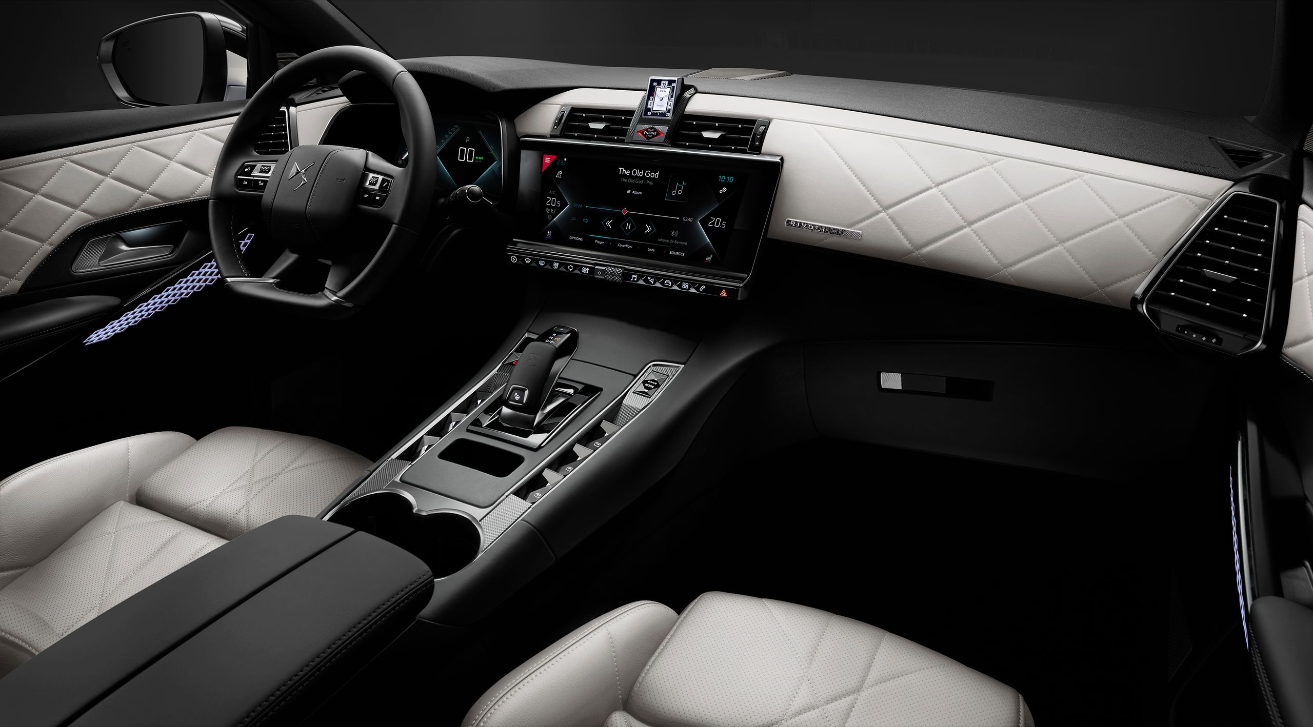 Podstawowe wyposażenie DS7 Crossback E-Tense obejmuje wiele przydatnych opcji
