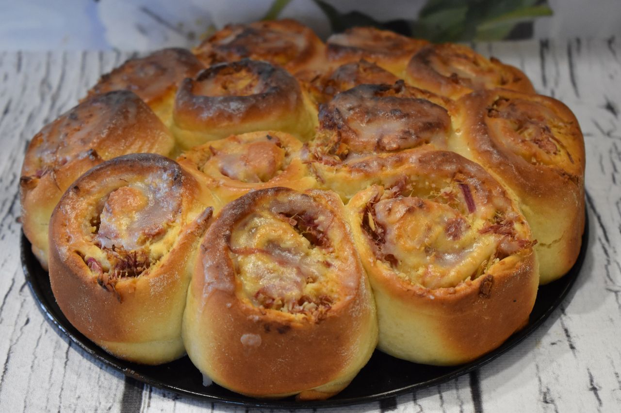 Rabarbarowe ślimaczki. Przepyszny deser na majowe popołudnie