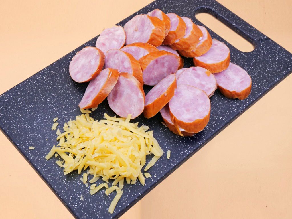 Zapiekanka z kiełbasy śląskiej i jajka przepis