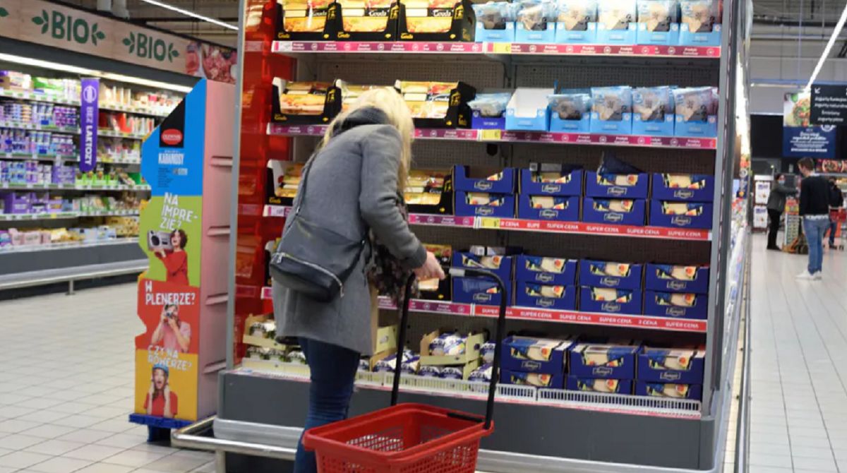 Używki, tłuszcze i słodycze. Nowi "liderzy drożyzny" w polskich sklepach