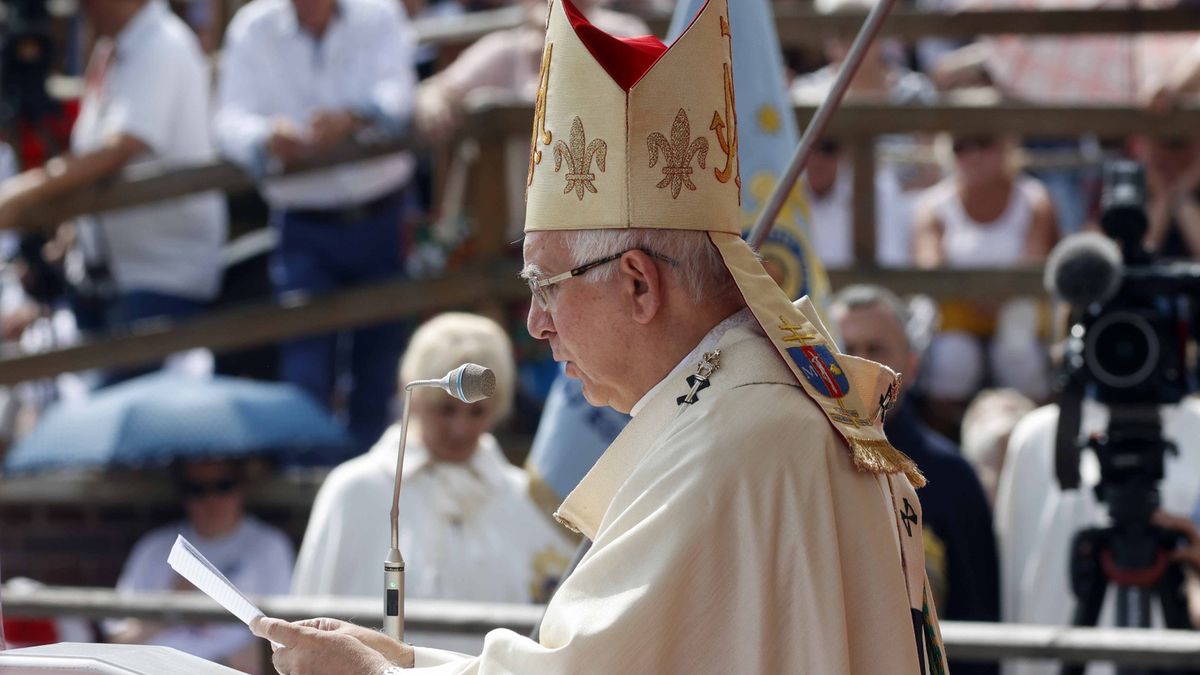 Abp Depo podczas uroczystości Wniebowzięcia Najświętszej Marii Panny na Jasnej Górze 