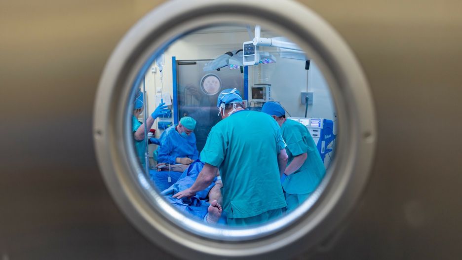 Dwie pacjentki trafiły do szpitala. Lekarz i właściciele kliniki zatrzymani