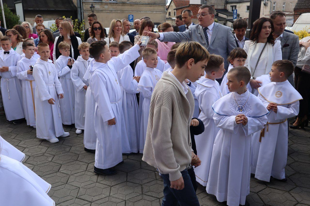 Uroczystość Pierwszej Komunii Świętej w kościele pw. św. Stanisława Biskupa w Rydzynie
