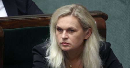Poszła na premierę "Lalki". Ocenia ją jednoznacznie