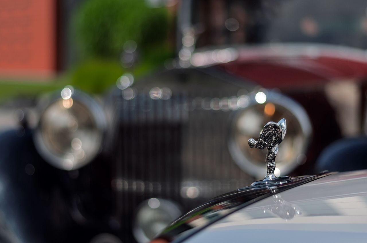 Rolls-Royce Phantom II (1935) i Rolls-Royce Phantom VIII (2025)