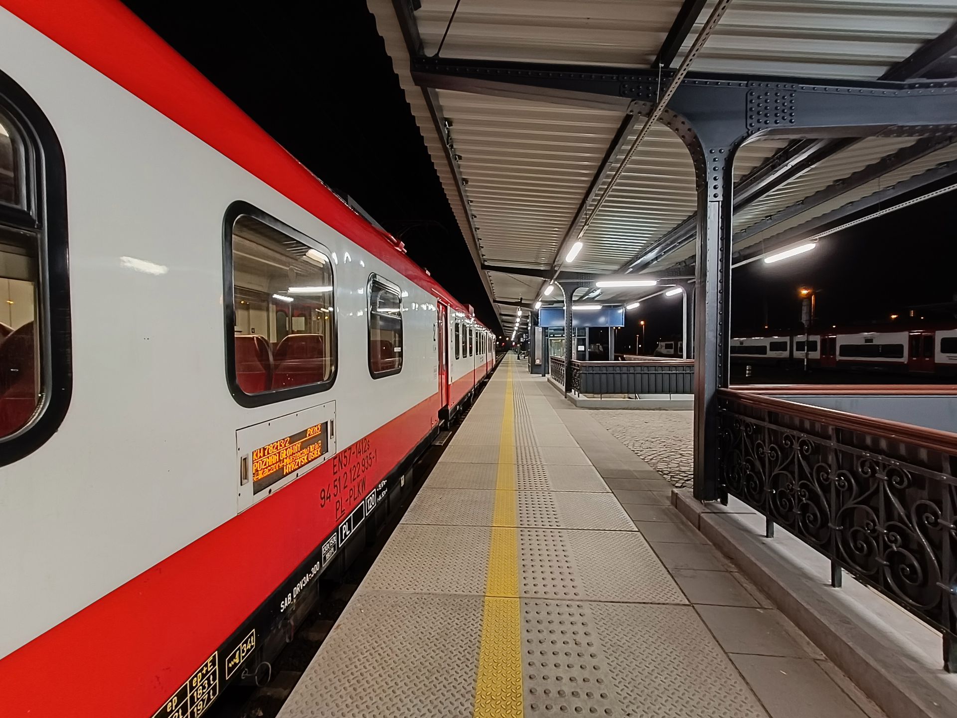 Aparat realme 9 Pro+ wymiata w nocy. Tak, może się równać z flagowcami 62