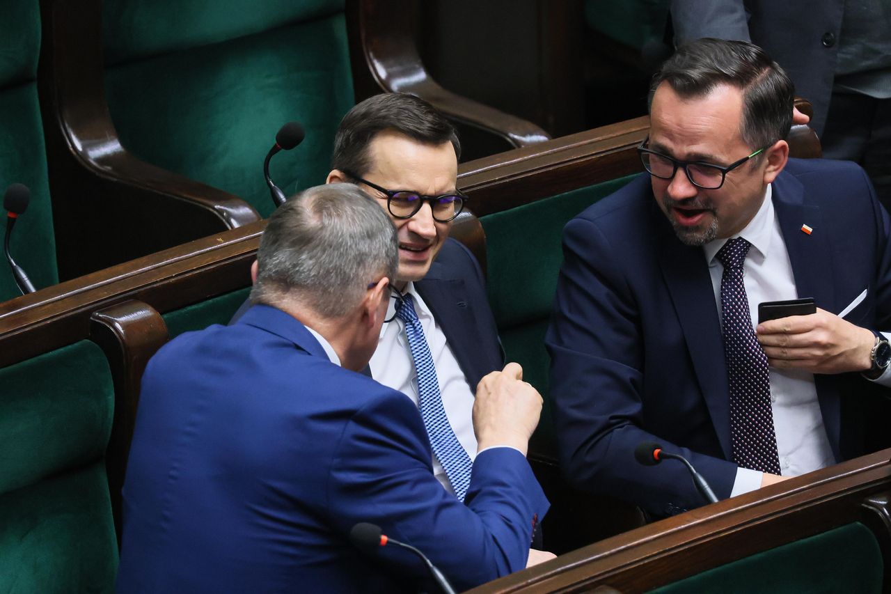 Pensja dla rodziców zamiast 800 plus. Tego chcą ludzie Morawieckiego