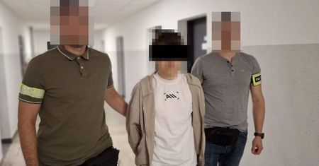 Podszył się pod policjanta i wyłudził 150 tysięcy złotych od seniorki z Lublina. 22-latek zatrzymany