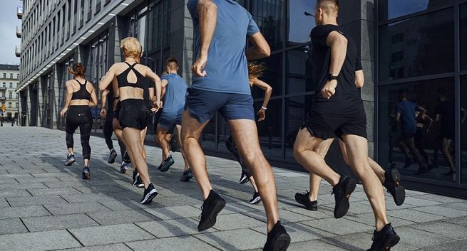 W nowej odsłonie kampanii #Jestem4F marka rekrutuje sportowy team