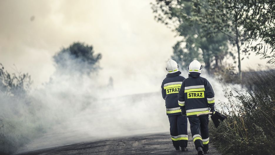 straż pożarna dym gaszenie pożar
