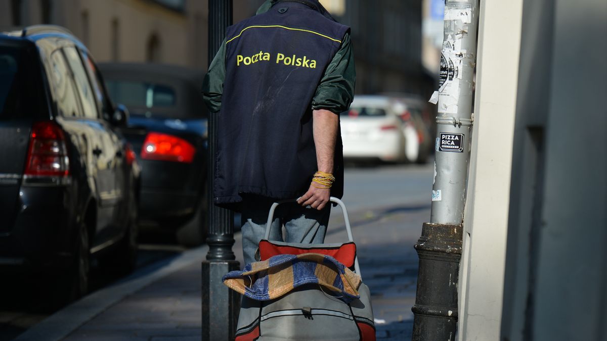 Malopolska With The Highest Number Of Coronavirus Infections In Poland
A local postman during his duty in Krakow's center.
Today, the Ministry of Health reported 9,291 new cases of COVID-19 in Poland, including a record number of 1,486 in the Malopolskie Voivodeship. Moreover, every third person diagnosed with COVID-19 in the Malopolskie Voivodeship lives in Krakow.
On Tuesday, October 20, 2020, in Krakow, Poland. (Photo by Artur Widak/NurPhoto via Getty Images)
NurPhoto
editorial, krakow - poland, lesser poland voivodeship, mesures, npolish post, stats, work, covering mouth, face mask, masks, medical mask, postman, record