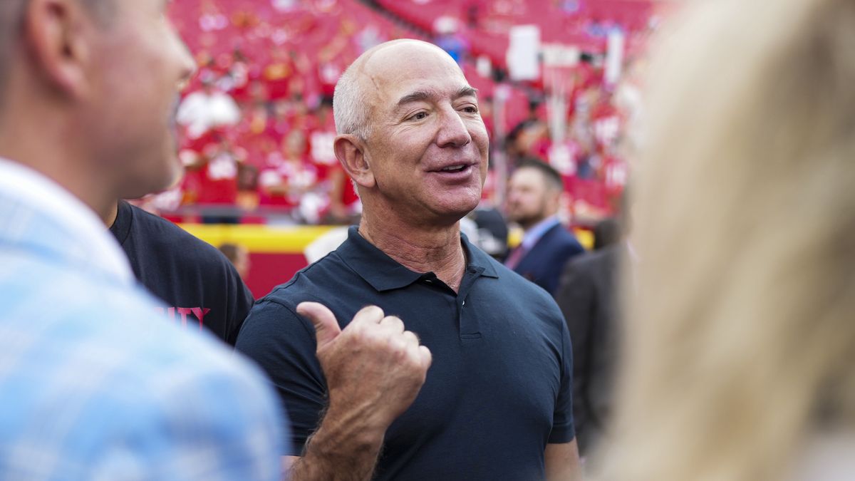 Zdaniem biografa Waltera Isaacsona Jeff Bezos należy do tej samej kategorii ludzi, co geniusze tacy jak Einstein, da Vinci czy Jobs