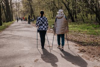 Przynajmniej 5 tys. zł co miesiąc. Oto ile trzeba dziś zarabiać, by taką emeryturę dostać z ZUS-u