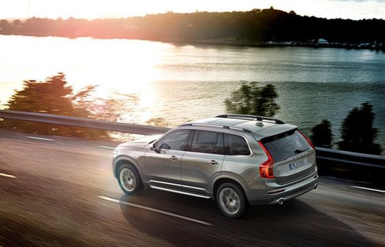 Volvo XC90 debiutuje w Polsce. Volvo liczy na sprzedaż tysiąca sztuk SUV-ów rocznie