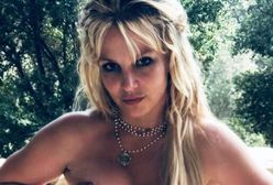 Britney Spears pozuje topless w łazience. Publikuje zdjęcia i nagranie
