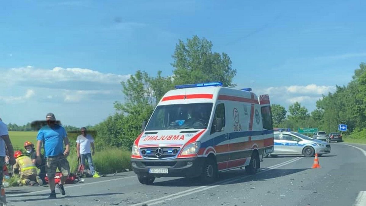 W niedzielę po południu w miejscowości Koźmin na Dolnym Śląsku doszło do koszmarnego wypadku, w wyniku którego zginęło 2-letnie dziecko.