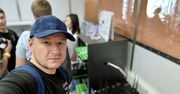 Podziękuj temu robotowi za przewijanie TikToka. Dzięki niemu twój smartfon działa w Polsce
