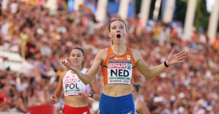 Wielka rywalka Natalii Bukowieckiej zaręczona. Pokazała pierścionek