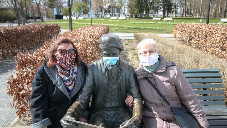 Łagodzenie obostrzeń zostanie rozłożone na cztery etapy