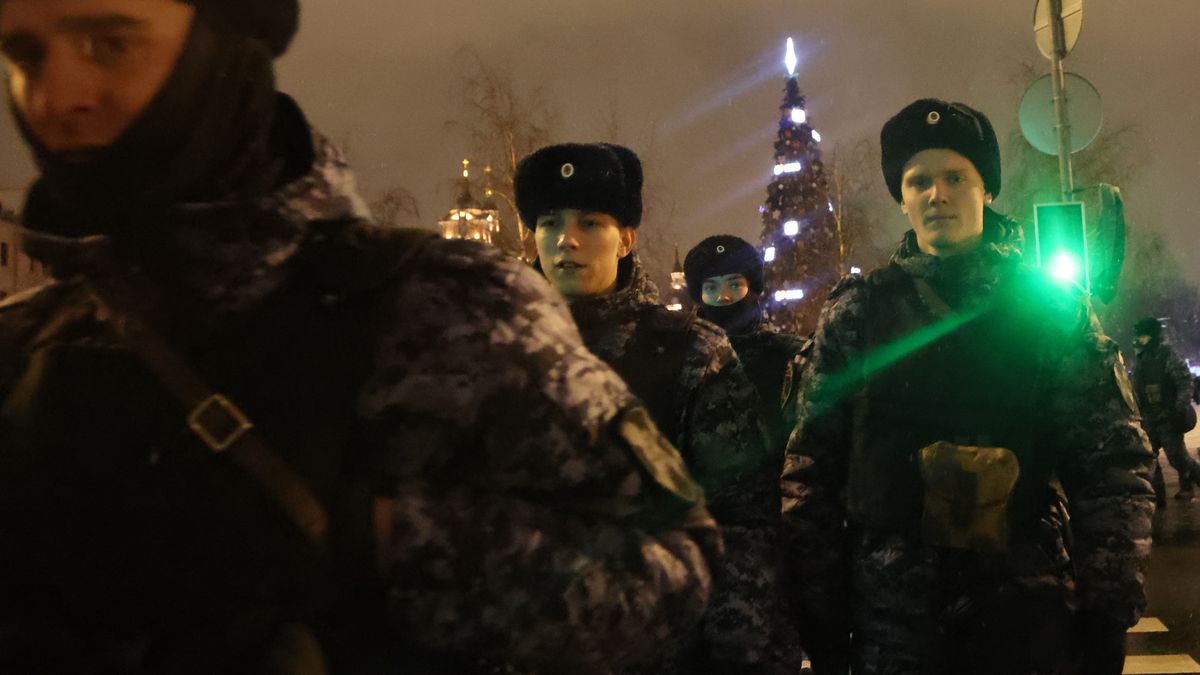 Russians Celebrate New Year's Eve 2023
MOSCOW, RUSSIA - DECEMBER 31 (RUSSIA OUT) Russian National Guard Service's OMON special unit officers, wearing uniform walks past a Christmas tree near the Kremlin December 31, 2023 in Moscow, Russia. Hundreds people gathered in Central Moscow to celebrate the New Year's Eve, while the authorities banned holiday fireworks in most cities of the country, including the capital. (Photo by Contributor/Getty Images)
Contributor