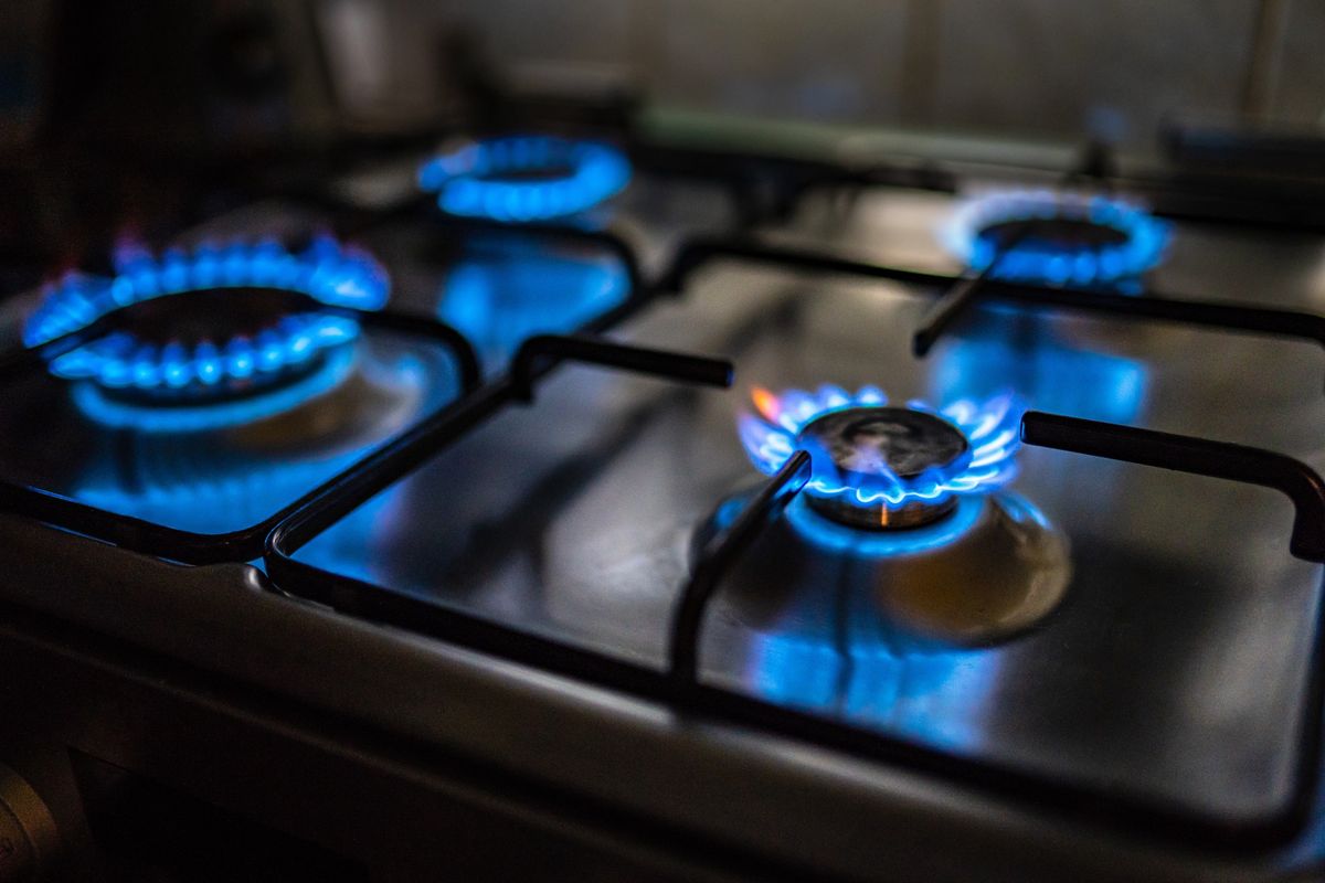 Kuchenki gazowe zanieczyszczają powietrze w domach. Wyniki badań dają do myślenia
