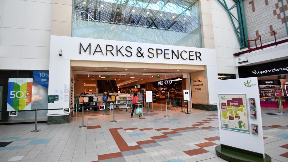 Sklepy stacjonarne Marks&Spencer zniknęły z Polski 3 lata temu. Teraz w internecie będzie można jednak kupić niektóre artykuły żywnościowe