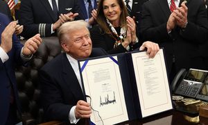 Koniec shutdownu w USA. Paraliż trwał 43 dni