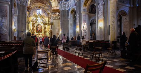 Msze święte. Koniec dyspensy. Przewodniczący Episkopatu zachęca do odwoływania dyspens od uczestnictwa w mszach świętych