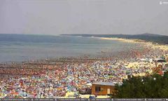 "Chiny? Nie, to Łeba". Tłumy nad polskim morzem