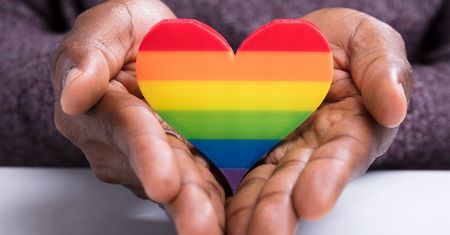 Homoseksualiści w Rosji bez zegarka z tęczą. Kolorowa tarcza celowo znika z Apple Watcha