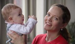 Parodia musicalu reklamuje zestaw dla młodych mam (wideo)