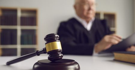 E-doręczenia miały przyspieszyć prace sądów. Prawnicy zgłaszają niedociągnięcia systemu