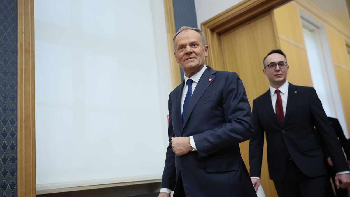 Premier Donald Tusk i minister infrastruktury Dariusz Klimczak
