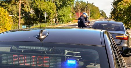 Jechał 171 km/h w zabudowanym. Chciał być w domu przed policją