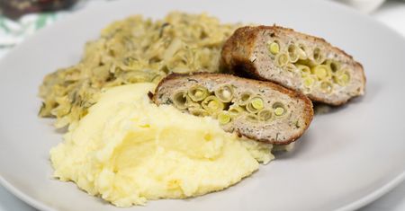 Wszyscy pytają mnie, jak robię te kotlety. Poznaj przepis dnia na nadziewane mielone