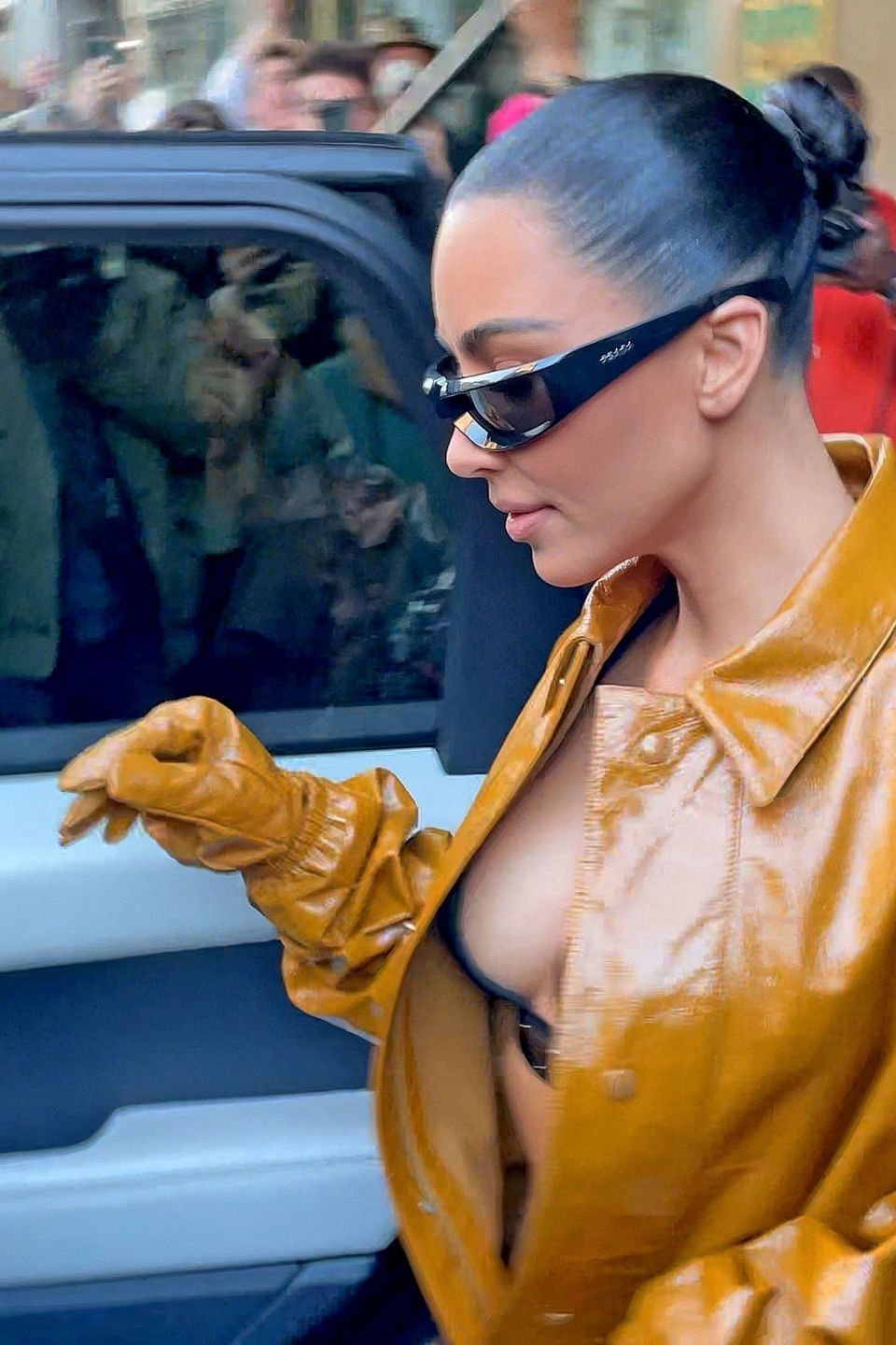 Kim Kardashian paraduje w skórzanym kombinezonie