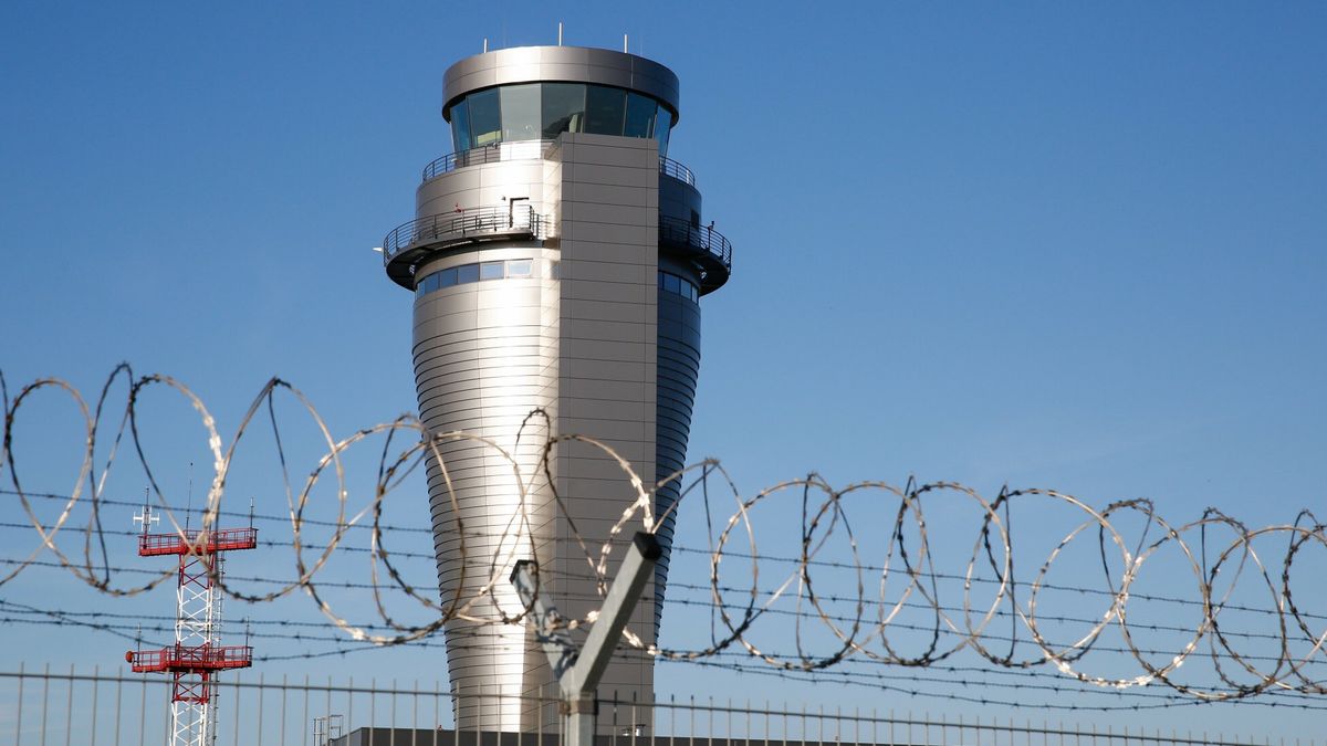 Wieża lotniska Katowice-Pyrzowice to dziś największy taki obiekt w kraju. Ma 49 metrów. Ta na CPK może być dwukrotnie wyższa